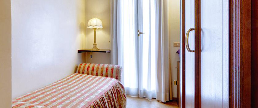 L`Hotel Cinquantatre - Single Room L`Hotel Cinquantatre - Single Room